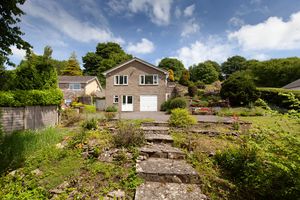 7 French Mill Rise_Front Garden - click for photo gallery